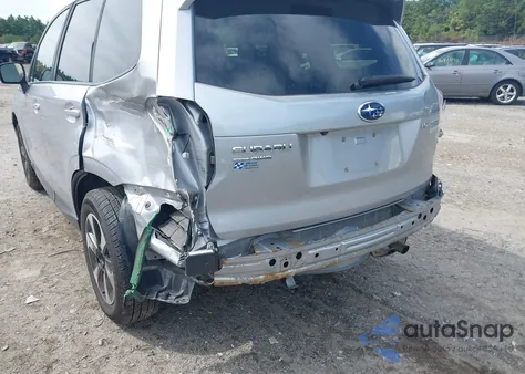 2017 Subaru Forester 2.5I Premium z USA, uszkodzony, nr VIN JF2SJAGC6HH538261